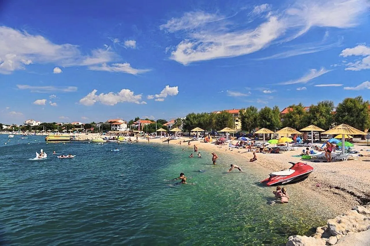 Apartments By The Sea Vrsi - Mulo, Zadar - 5951 0*,