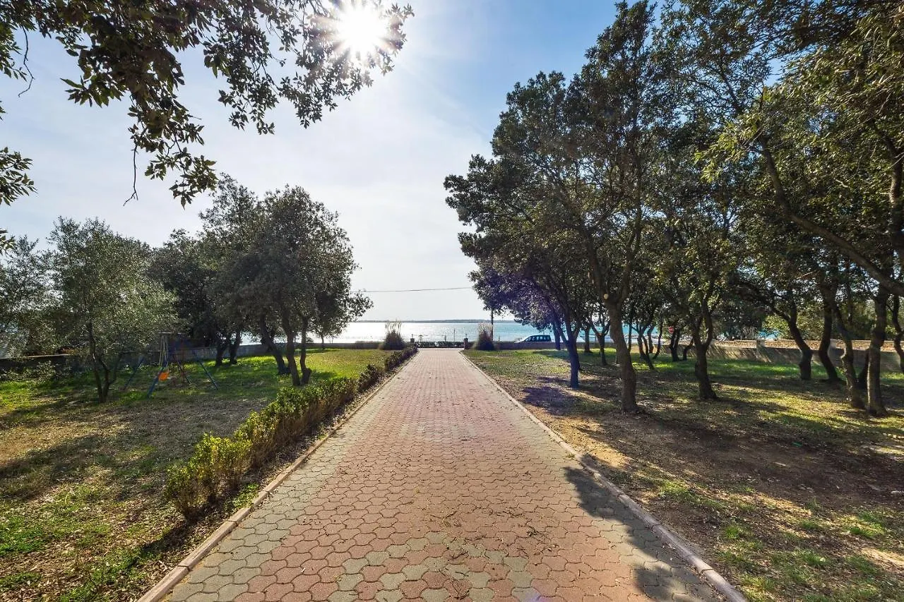 Apartments By The Sea Vrsi - Mulo, Zadar - 5951